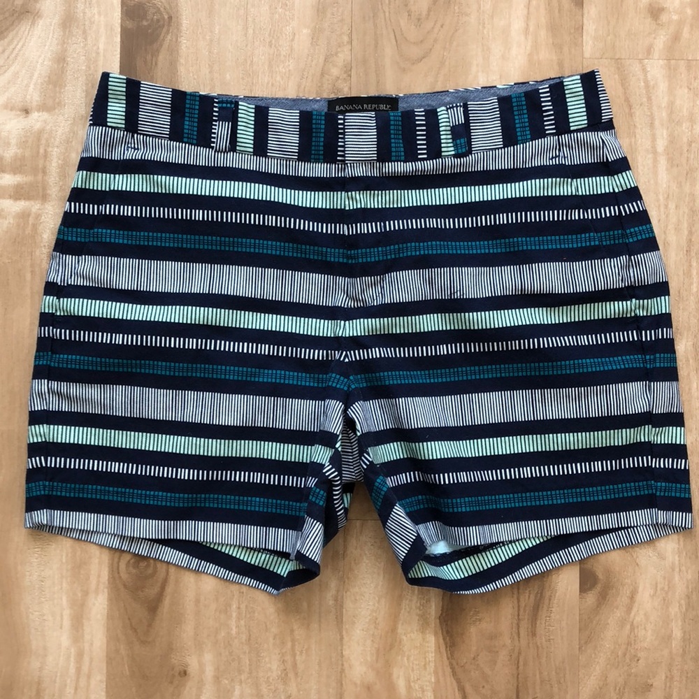 BANANA REPUBLIC shorts - Size 4 - Blue/Green Multi